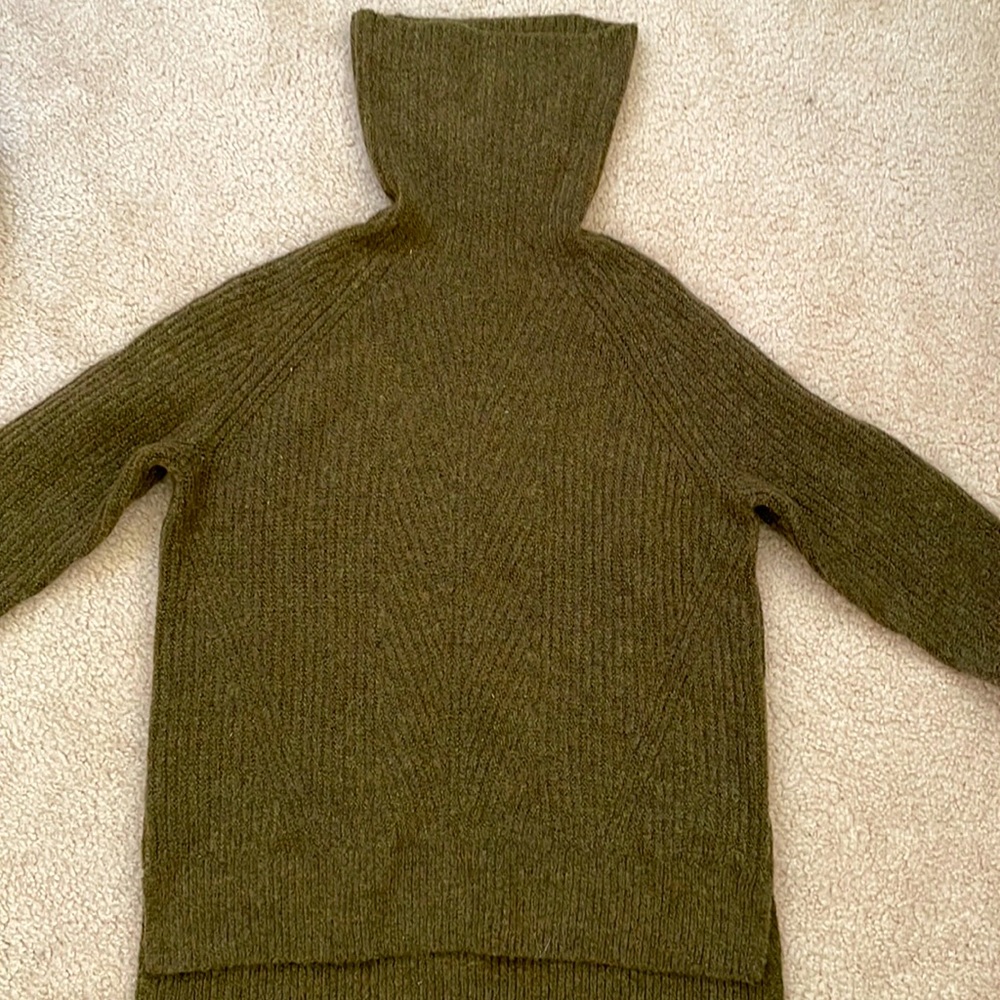 Olive green madewell turtleneck sweater